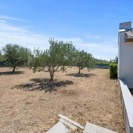 Tisnjanska 32 펜션