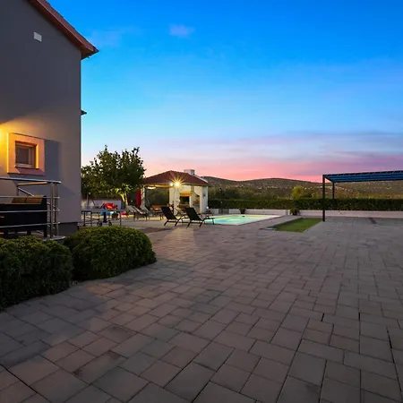 Tisnjanska 32 * Dubrava (Sibenik-Knin)