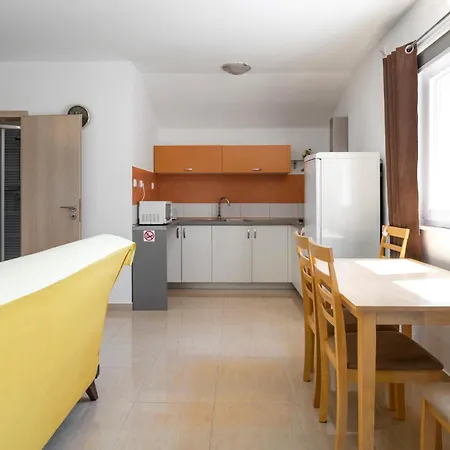 Tisnjanska 32 بيت للعطل