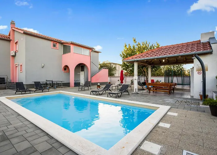 Tisnjanska 32 בית נופש