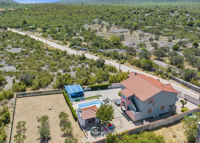 Tisnjanska 32 Nyaraló *