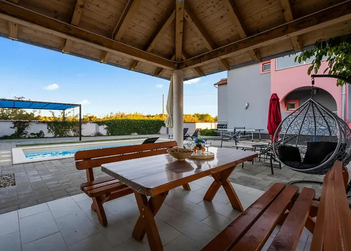 Nyaraló Tisnjanska 32 *