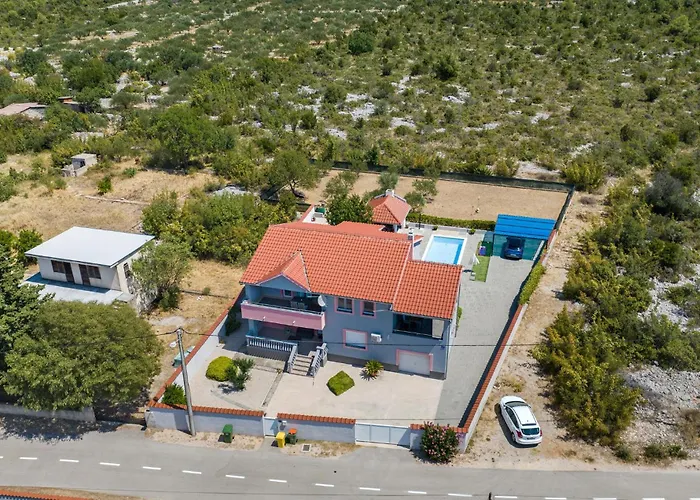 Tisnjanska 32 * Dubrava (Sibenik-Knin)