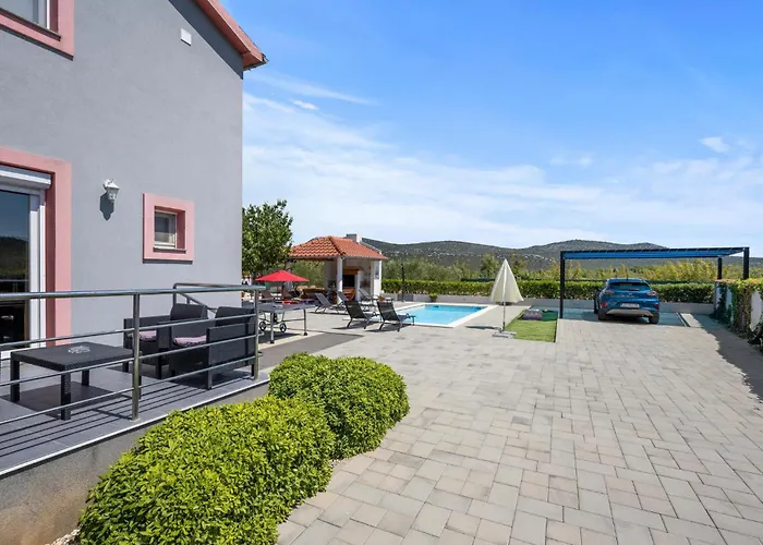 Tisnjanska 32 Nyaraló *