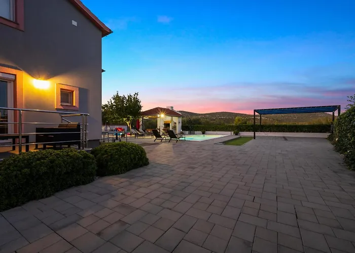 Tisnjanska 32 * Dubrava (Sibenik-Knin)