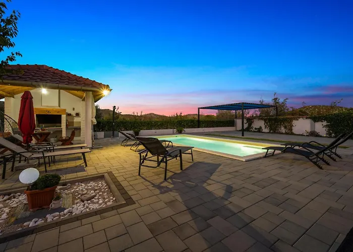 Tisnjanska 32 Nyaraló