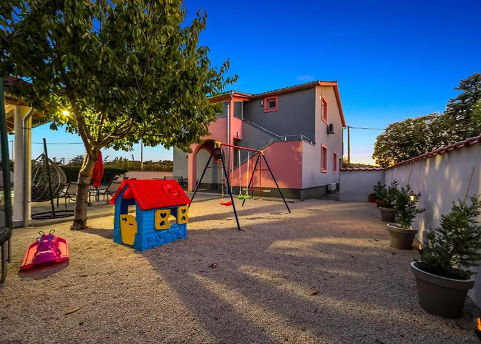 בית נופש Tisnjanska 32