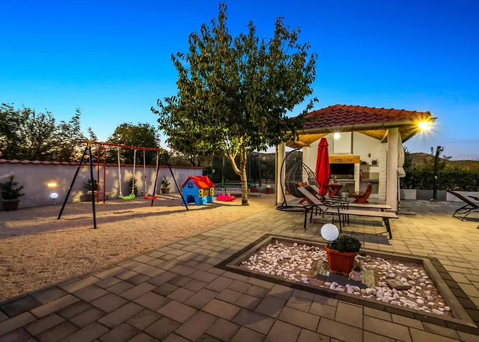 Tisnjanska 32 בית נופש *