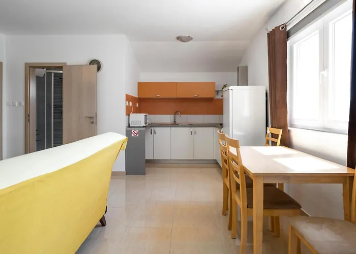 Tisnjanska 32 Nyaraló