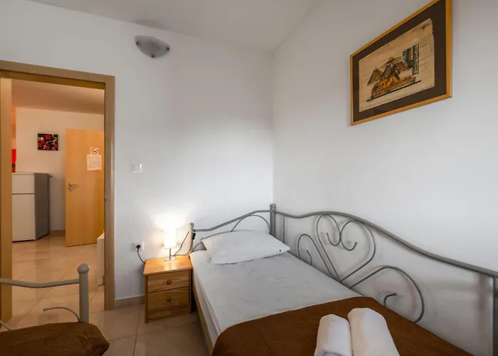 בית נופש Tisnjanska 32